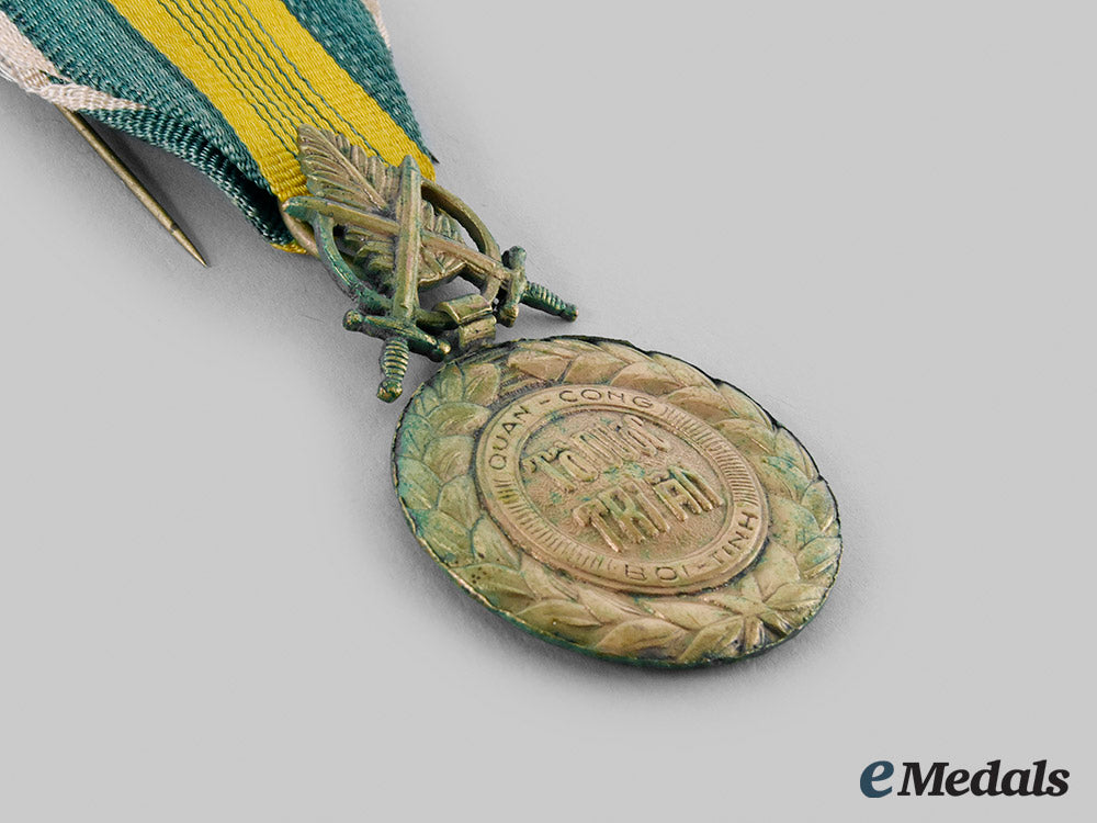 vietnam,_republic._a_military_merit_medal,_ii_republic_version_m20_01177_1