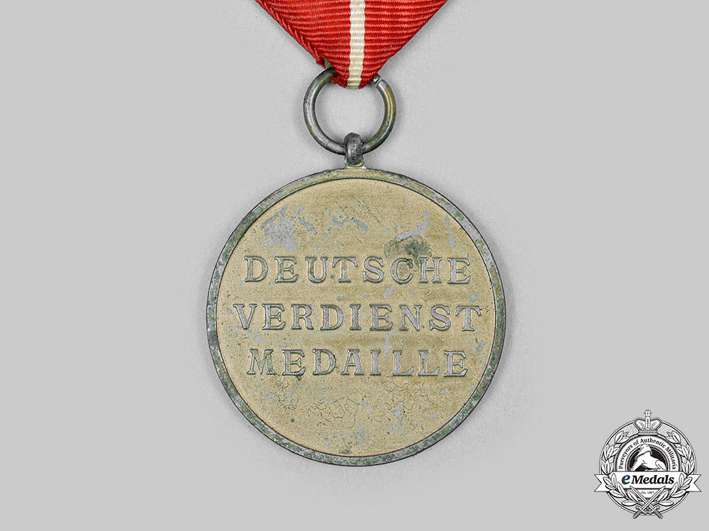 germany,_third_reich._an_order_of_the_german_eagle,_bronze_merit_medal_m20_014_mnc3377_1_1_1