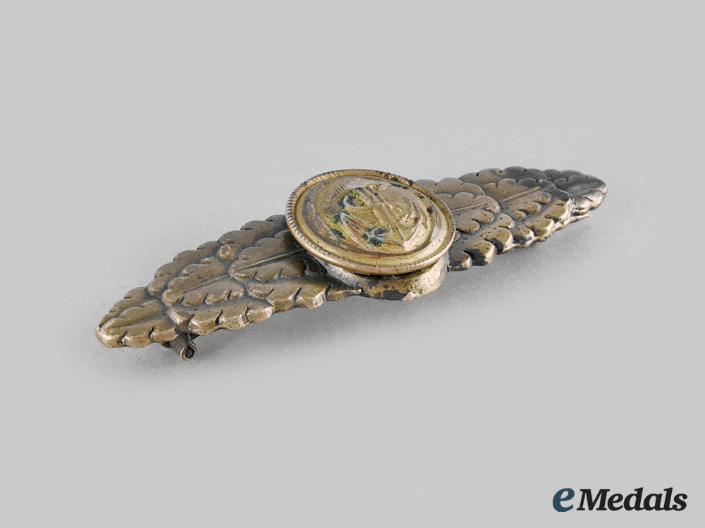germany,_kriegsmarine._a_naval_front_clasp_m20_01573