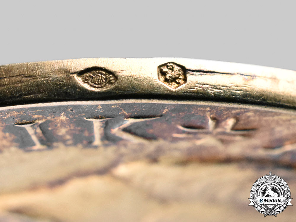 croatia,_independent_state._an_extremely_rare_ante_pavelić_golden_bravery_medal_m20_043_mnc1095_1