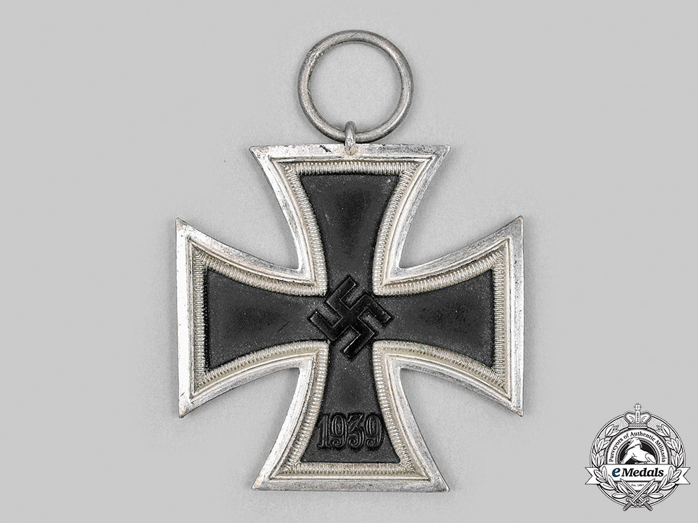germany,_wehrmacht._a1939_iron_cross_ii_class,_with_case_m20_267_mnc4565_2