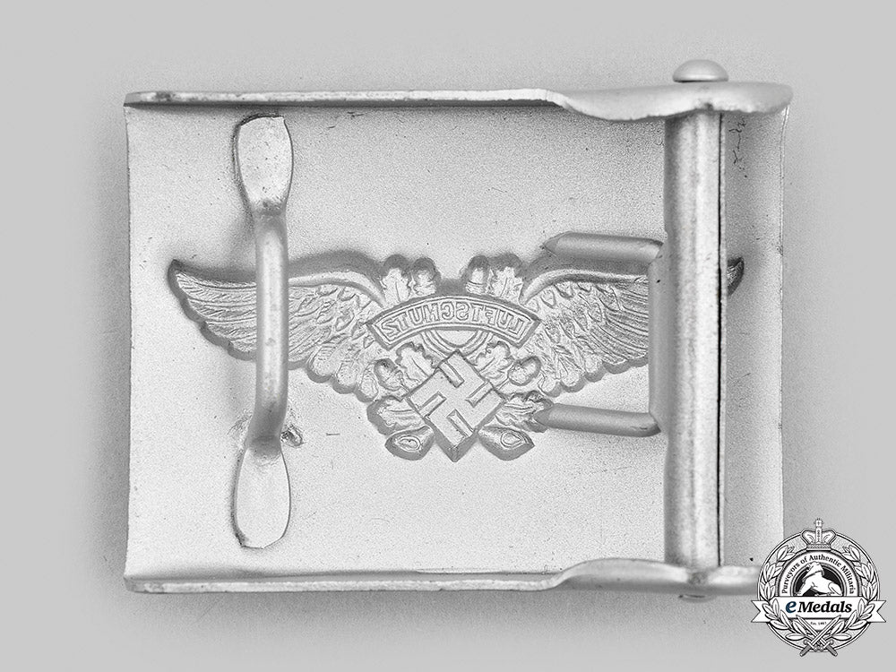 germany,_third_reich._a_mint_luftschutz_personnel_belt_buckle_m20_2730_mnc6621_1