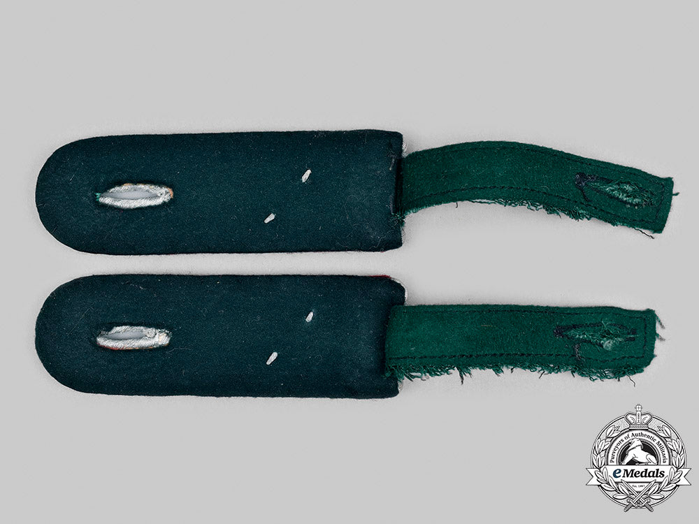 germany,_heer._a_set_of_heer_chemical/_smoke_troops_oberleutnant_shoulder_boards_m20_332_mnc4765_1_1