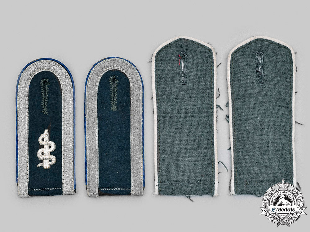 germany,_heer._a_lot_of_shoulder_straps_m20_3396_mnc1334