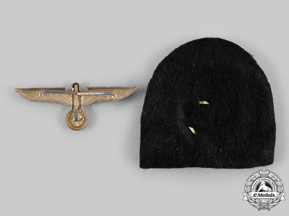 germany,_kriegsmarine._a_set_of_kriegsmarine_visor_cap_insignia_m20_368_emd6518_1