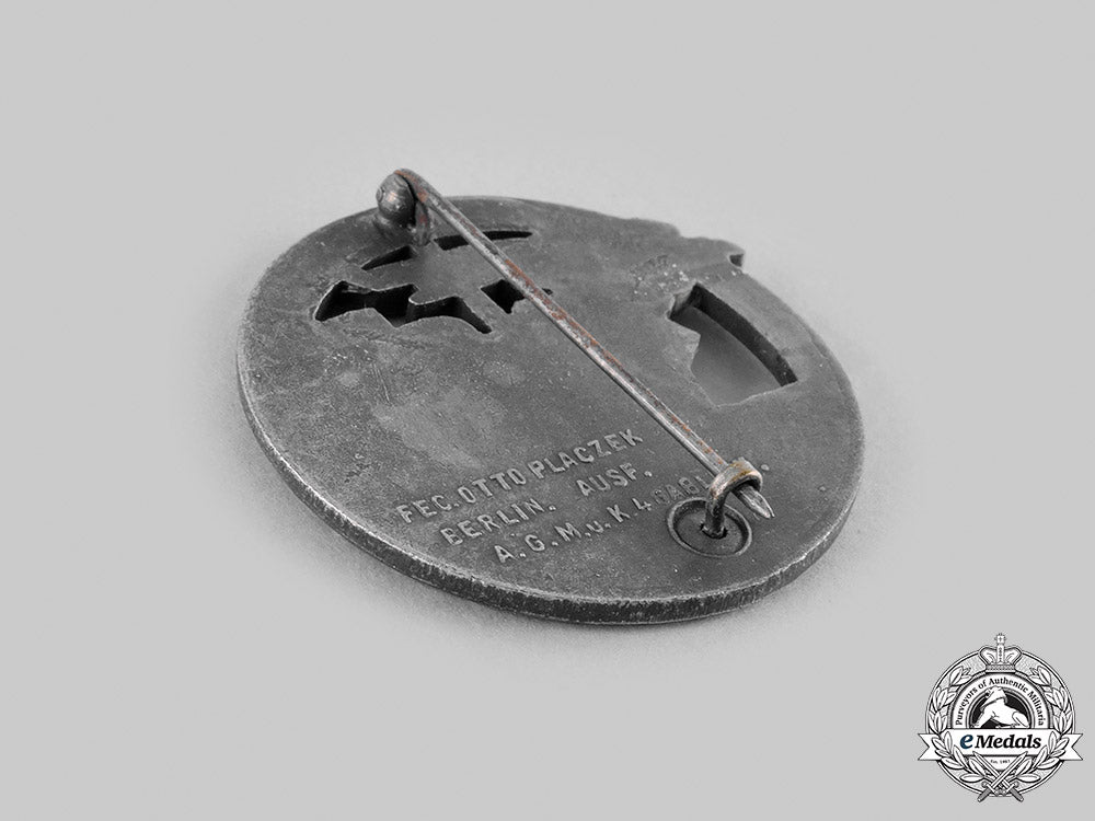 germany,_kriegsmarine._a_blockade_runner_badge,_by_a.g._metall&_kunststoff_m20_378_emd6568_1