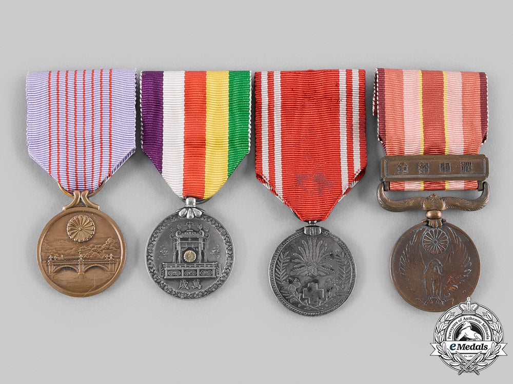japan,_empire._a_lot_of_four_cased_medals_m20_381_emd6578_1