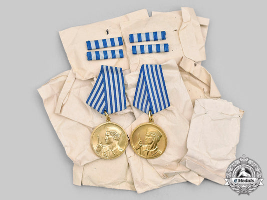 yugoslavia,_socialist_republic._wwii_bravery_medal,_lot_of12_medals,_mint_and_in_pocket_of_issue_m20_451_mnc7324_1