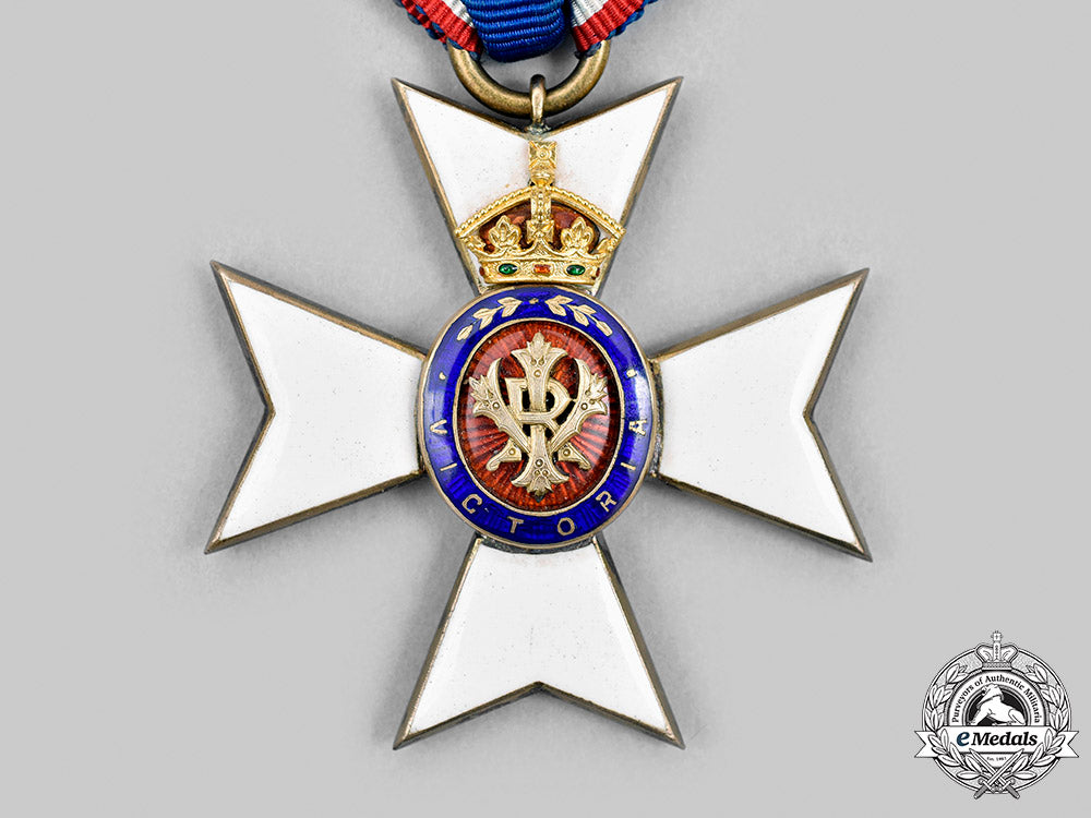 united_kingdom._a_royal_victorian_order,_lieutenant(_lvo)_in_case_by_collingwood&_co._m20_663_mnc7918