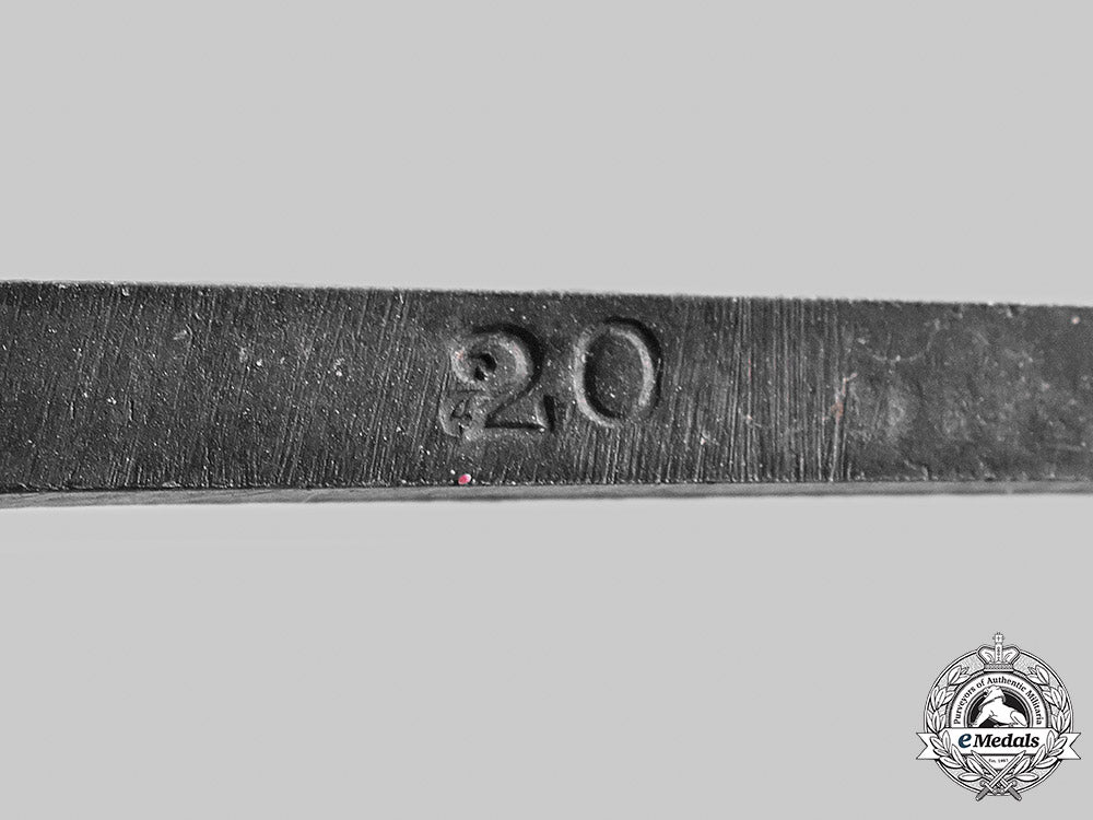 germany,_wehrmacht._a1939_iron_cross_i_class,_with_case,_by_c.f._zimmermann_m20_820_mnc0894_1