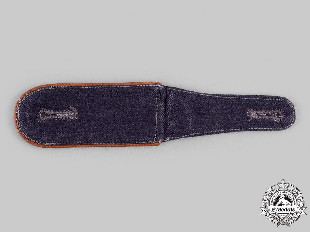 germany,_luftwaffe._an_enlisted_personnel_communications_shoulder_strap_m20_865_emd9858_1_1