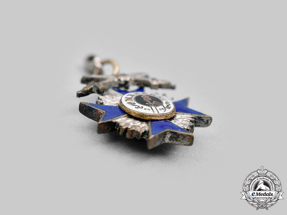 bavaria,_kingdom._an_order_of_military_merit_cross,_miniature_iii_class_with_swords,_c.1916_m20_961_mnc1151_1