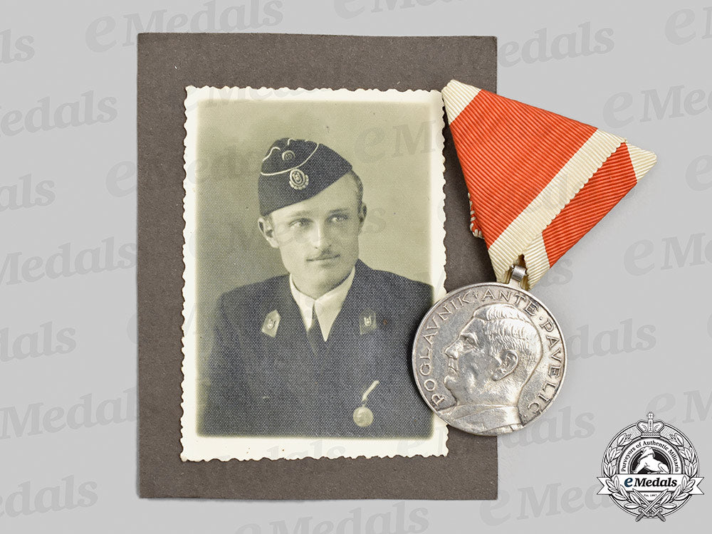 croatia,_independent_state._an_ante_pavelić_bravery_medal,_silver_grade_medal,_c.1941_m21_005