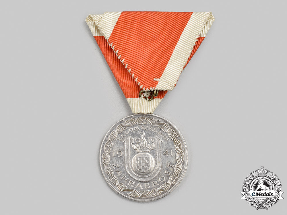 croatia,_independent_state._an_ante_pavelić_bravery_medal,_silver_grade_medal,_c.1941_m21_007