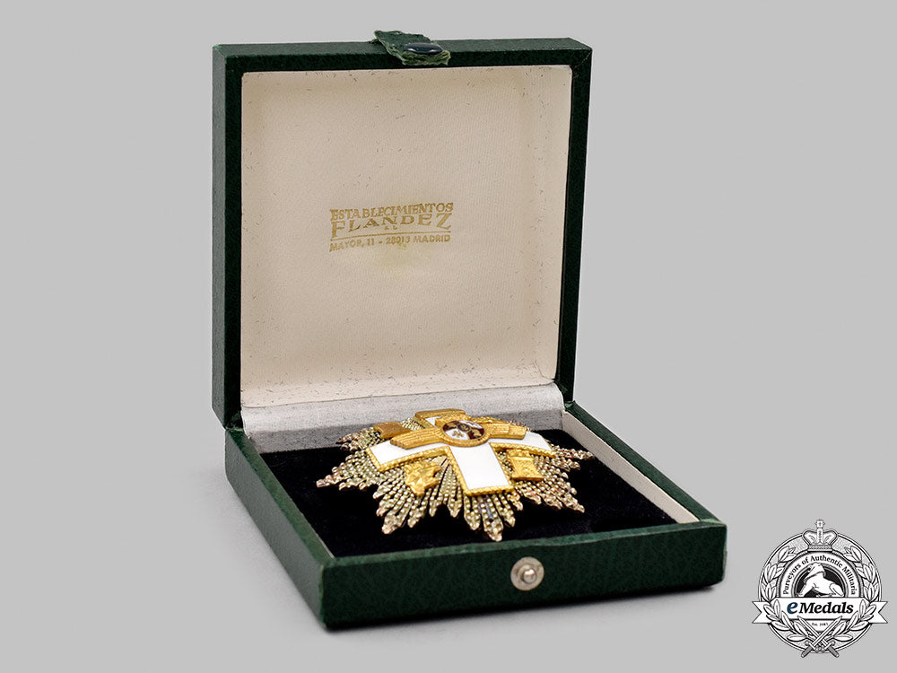 spain,_kingdom._an_attributed_order_of_aeronautical_merit_with_white_distinction,_i_class_star,_c.1965_m21_39__mnc0121