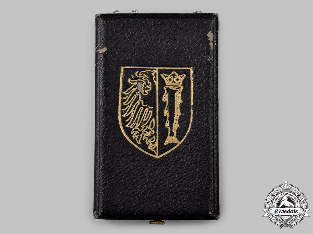 norway,_hanseatic_league._an_order_of_the_trading_colony_of_bergen,_officer,_c.1900_m21_48__mnc9994