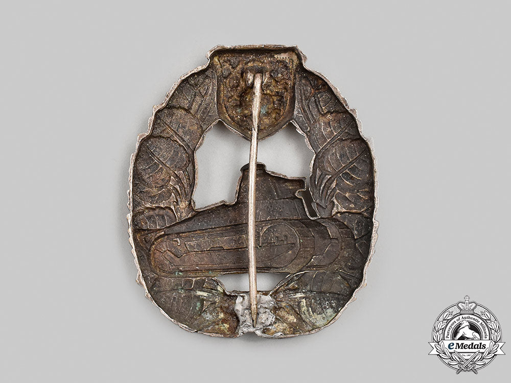 czechoslovakia,_republic._an_inter-_war_period_army_tank_crew_qualification_badge_m21_692_1_1_1