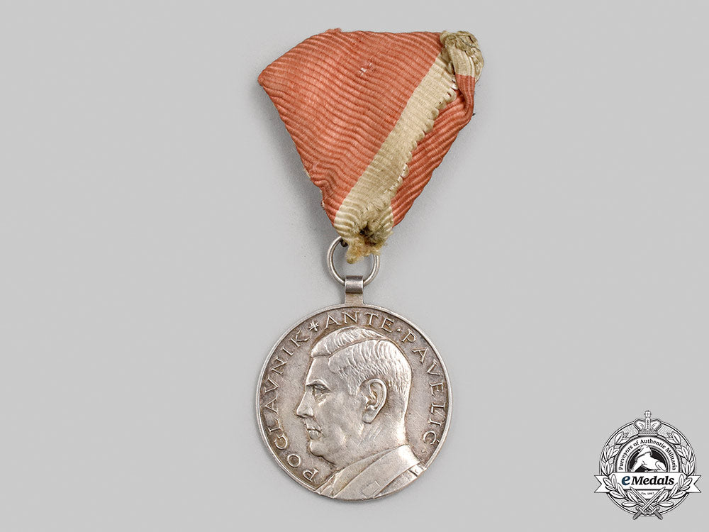 croatia,_independent_state._an_ante_pavelić_bravery_medal,_silver_grade_medal,_c.1941_m21_839