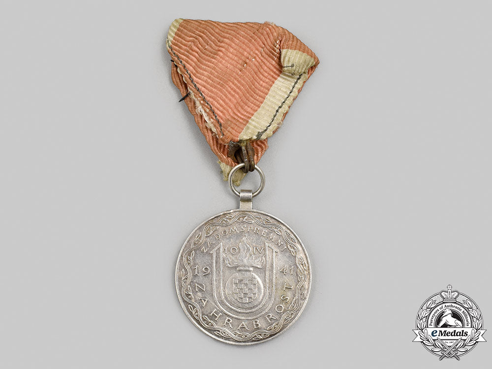 croatia,_independent_state._an_ante_pavelić_bravery_medal,_silver_grade_medal,_c.1941_m21_840