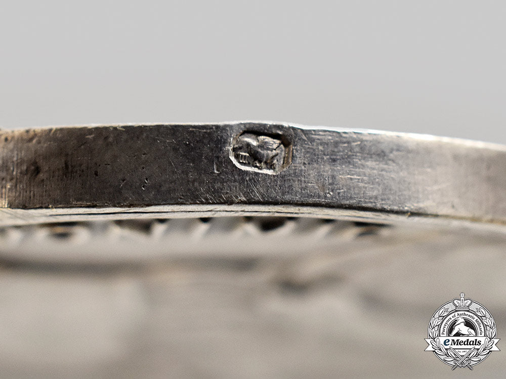 croatia,_independent_state._an_order_of_the_crown_of_king_zvonimir,_silver_grade_medal,_by_braća_knaus,_c.1941_m21_887_1