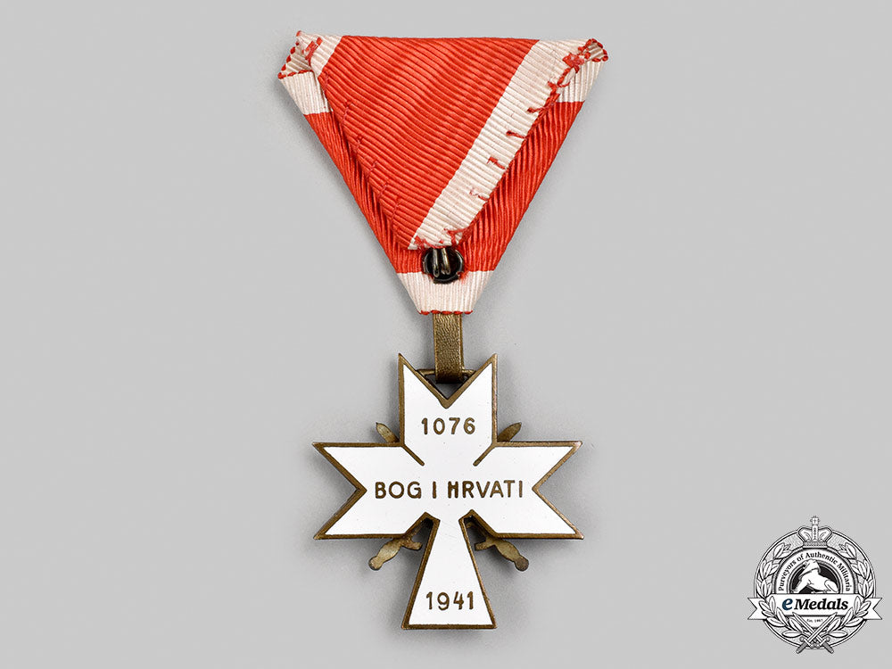 croatia,_independent_state._an_order_of_the_crown_of_king_zvonimir,_iii_class_with_swords,_c.1941_m21_934