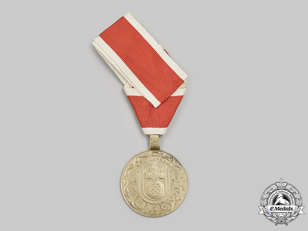 croatia,_independent_state._an_ante_pavelić_bravery_medal,_gold_grade_medal,_c.1943_m21_972_1