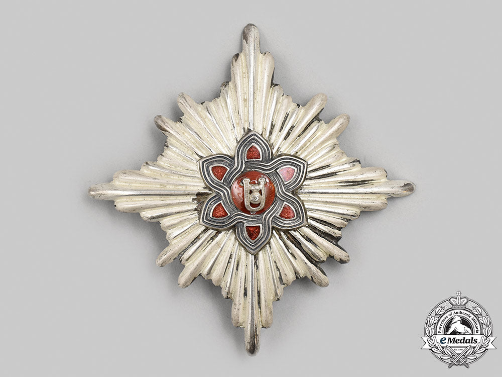 croatia,_independent_state._an_order_of_merit,_i_class_grand_officer_star,_moslem_ladies_version,_by_braca_knaus,_c.1942_m21_983_1
