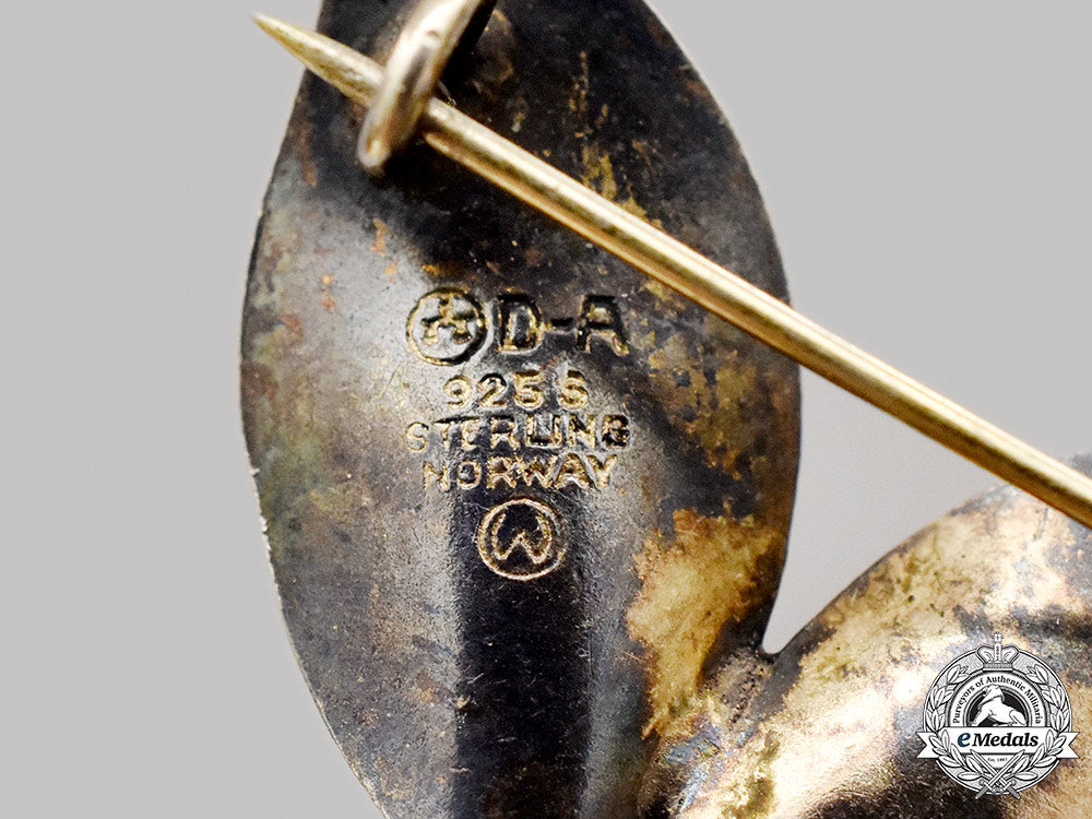 jewellery._a_lot_of_silver_jewellery_m21__mnc2631