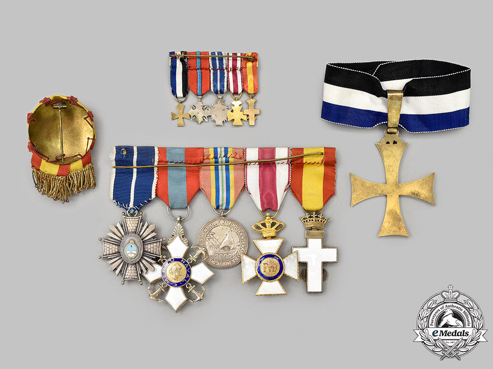 spain,_fascist_state._a_naval_officer's_awards&_decorations_m21__mnc9117_1