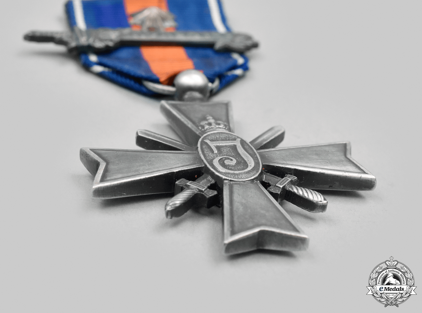 netherlands,_kingdom._a_cross_for_freedom_and_justice_for_the_korean_war,_bar&_star_m21_mnc3442