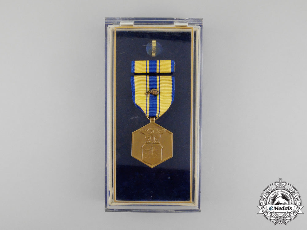 united_states._an_air_force_commendation_medal_with_oak_leaf_cluster,_cased,_to_alton_o._eckhardt_m_091_1