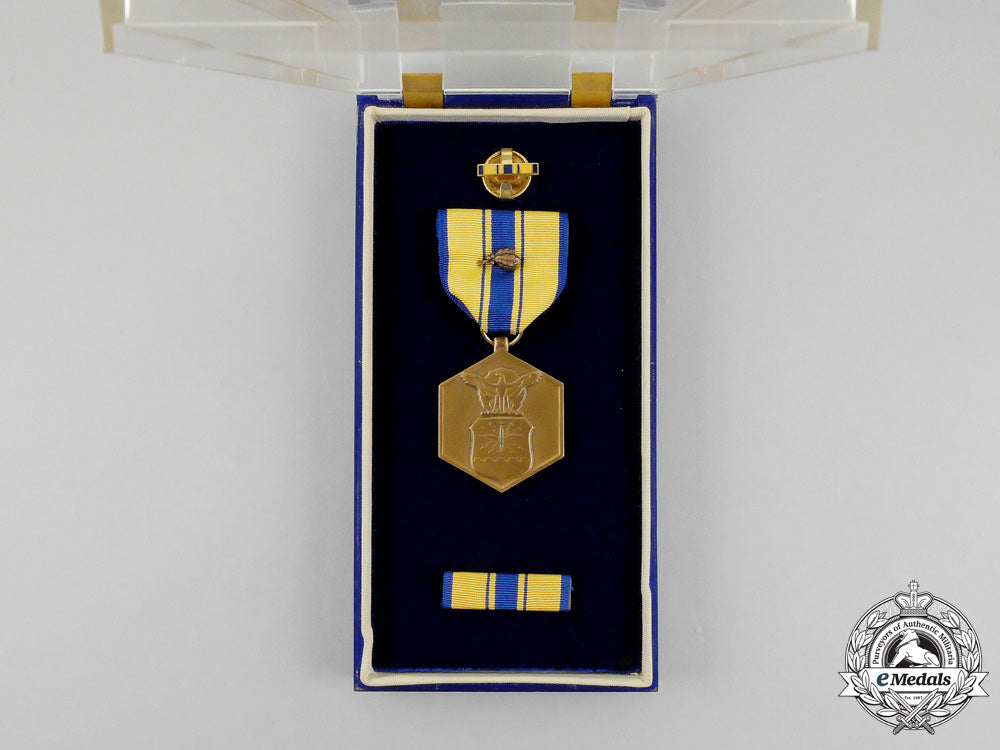 united_states._an_air_force_commendation_medal_with_oak_leaf_cluster,_cased,_to_alton_o._eckhardt_m_092_1