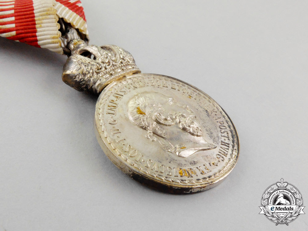 austria._an_austrian_pair_of_bravery&_merit_decorations_m_846_1