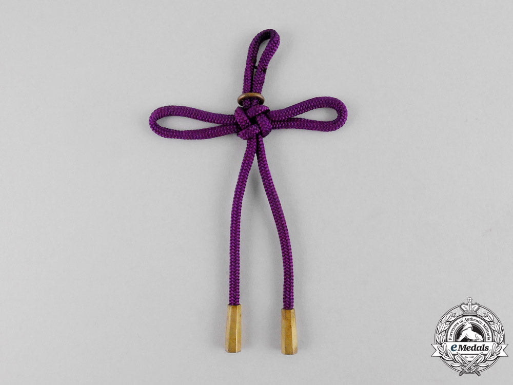 japan._a_patriotic_women's_association(_aikoku_fujinkai)_distinguished_service_badge_in_case_mm_000631