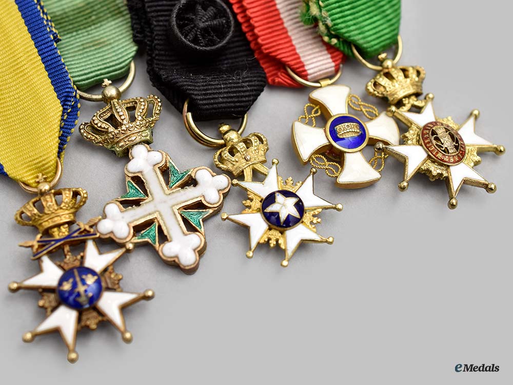 italy,_sweden._a_lot_of_five_miniature_orders__mnc3754-_1_