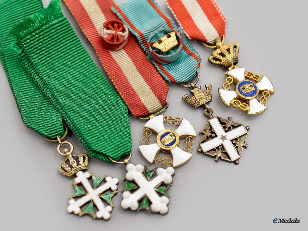 italy,_kingdom,_republic._a_lot_of_five_miniature_orders__mnc3842-_1_