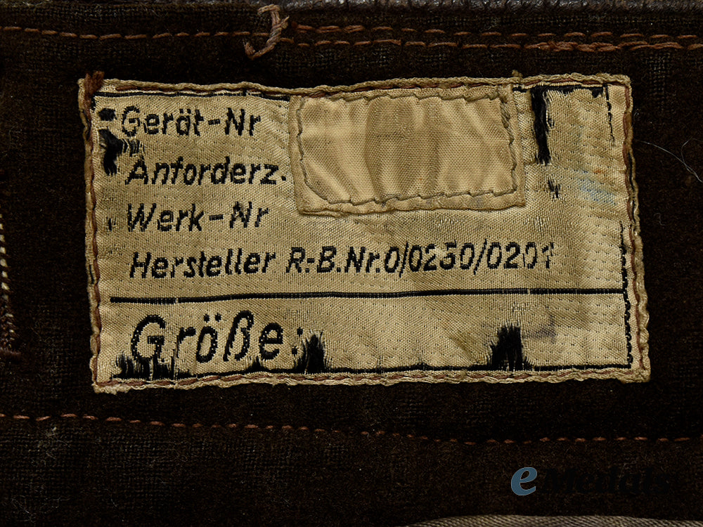 germany,_luftwaffe._an_oberleutnant’s_leather_flight_jacket,_by_karl_heisler__mnc4452