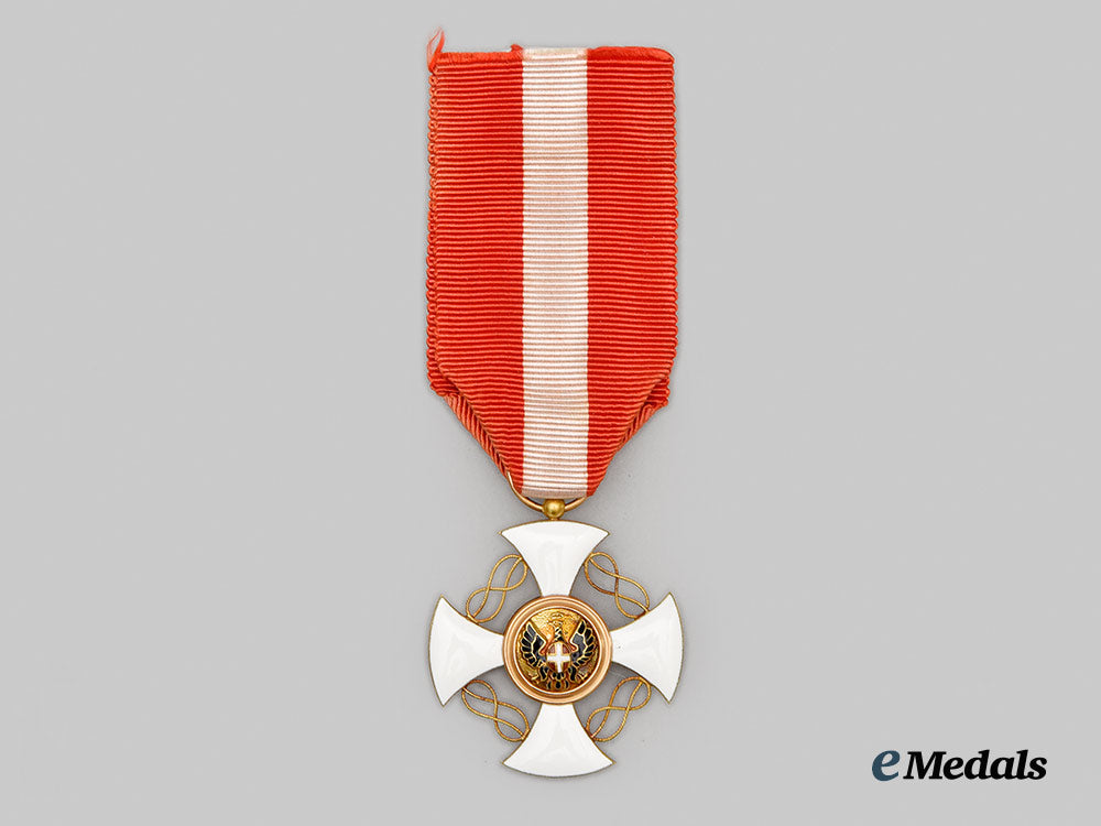 italy,_kingdom._an_order_of_the_crown_in_gold,_knight__mnc4748_1