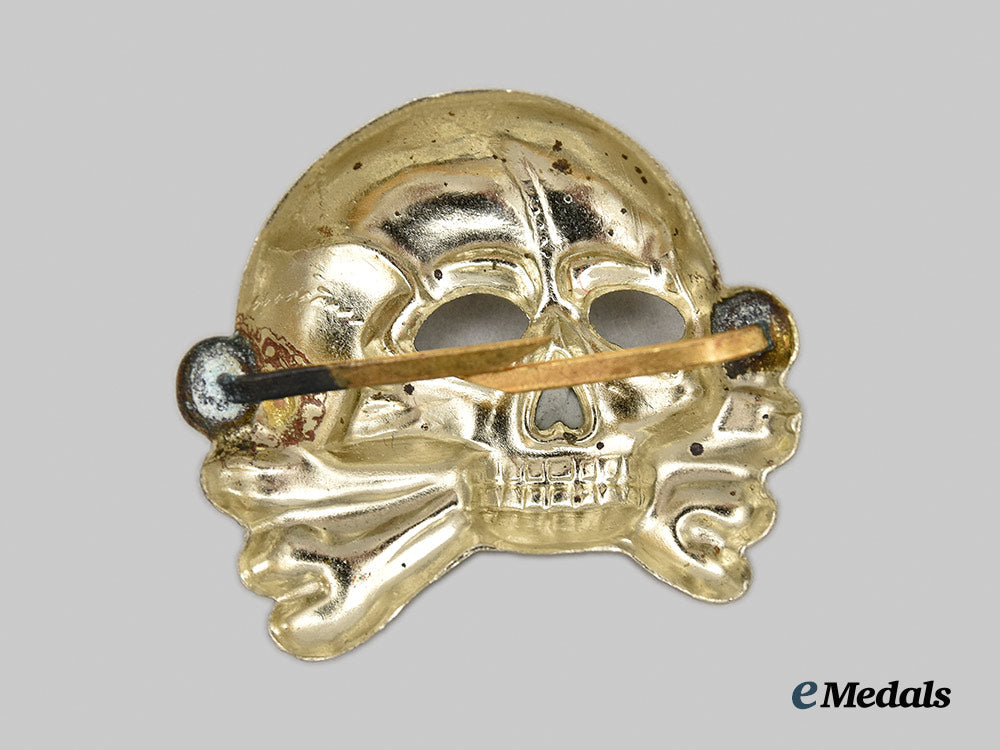 germany,_ss._a_first_pattern_visor_cap_totenkopf_insignia__mnc5832