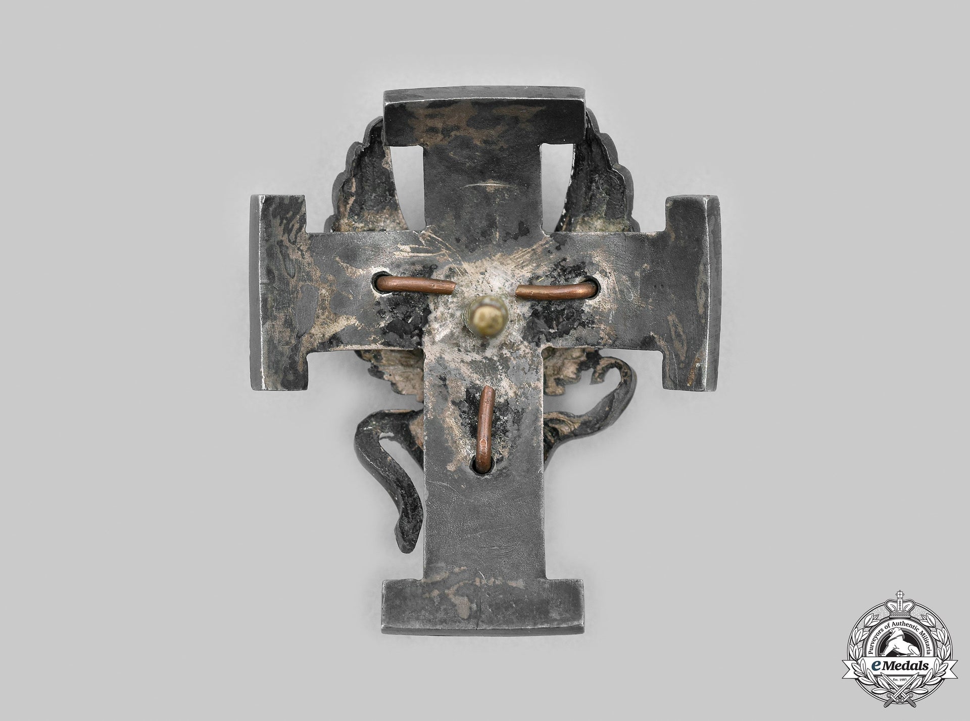 estonia._a_rare_cavalry_regiment_badge,_c.1918__mnc5882_m20_0294_1_1