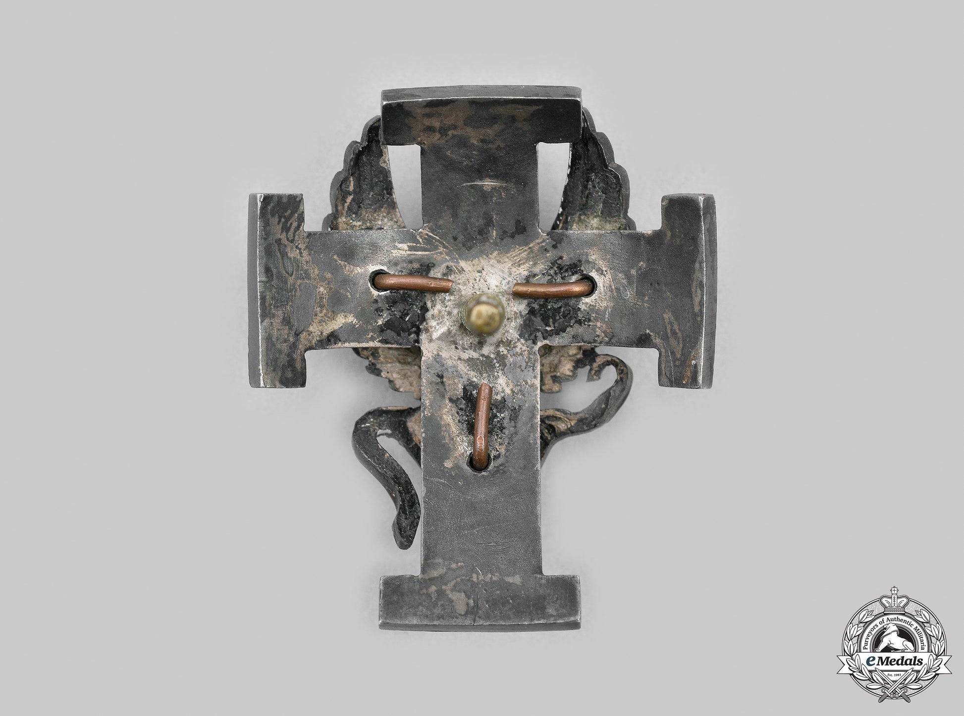 estonia._a_rare_cavalry_regiment_badge,_c.1918__mnc5882_m20_0294_1_1