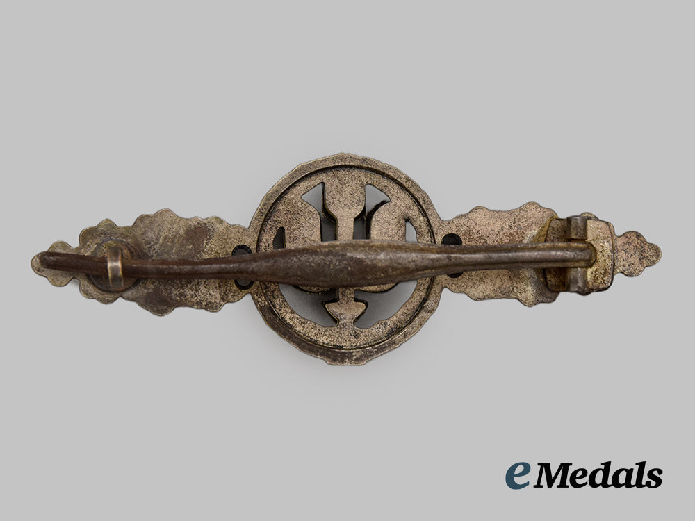 germany,_luftwaffe._a_long-_range_day_fighter_clasp,_silver_grade__mnc5937