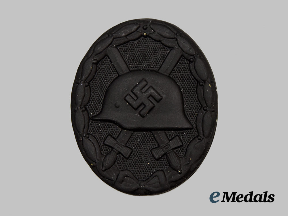 germany,_wehrmacht._a_black_grade_wound_badge,_with_case,_by_wilhelm_deumer__mnc6387