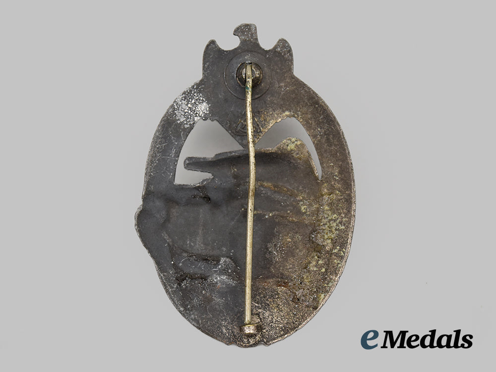 germany,_wehrmacht._a_panzer_assault_badge,_silver_grade,_as-_marked__mnc6433