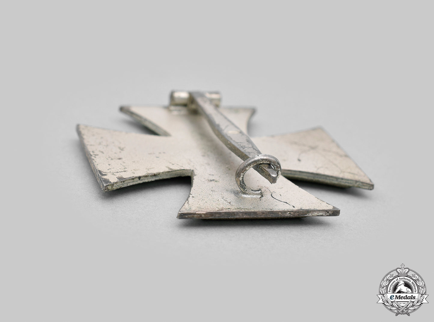 germany,_wehrmacht._a1939_iron_cross_i_class_with_case,_by_b.h._mayer__mnc6693_m20_0519_1