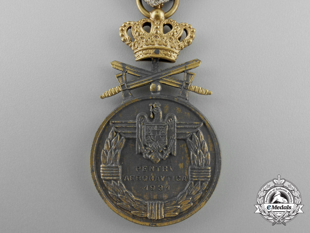 romania,_kingdom._an_air_force_bravery_medal,_gold_grade_with_swords,_c.1943_o_430
