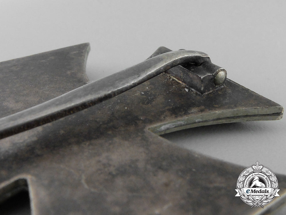 an_iron_cross_first_class1939_with_case_o_504