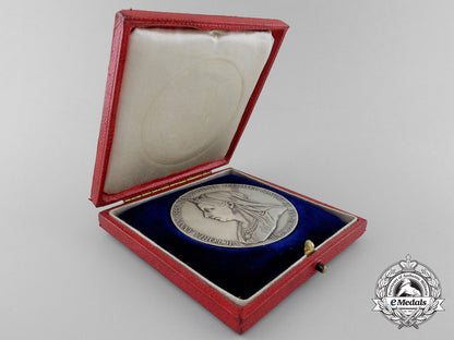 a_queen_victoria_diamond_jubilee_silver_medal1837-1897_with_case_o_650