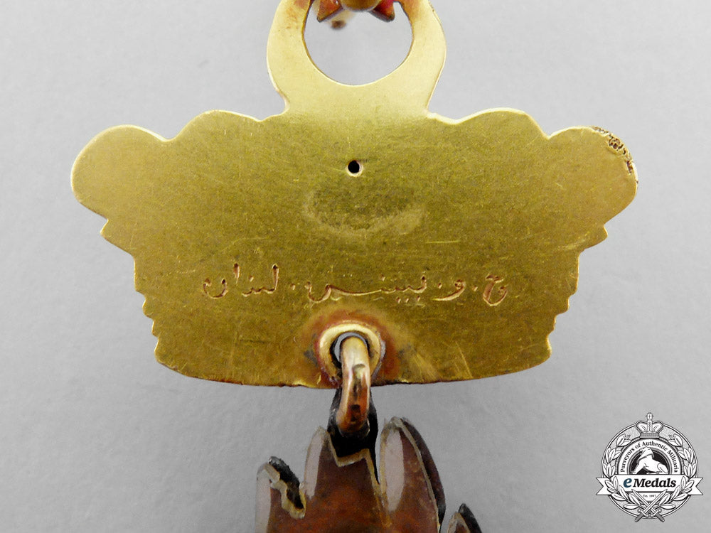 malaysia._a_most_illustrious_order_of_the_crown_of_johor,_knight_commander_badge_p_085_1