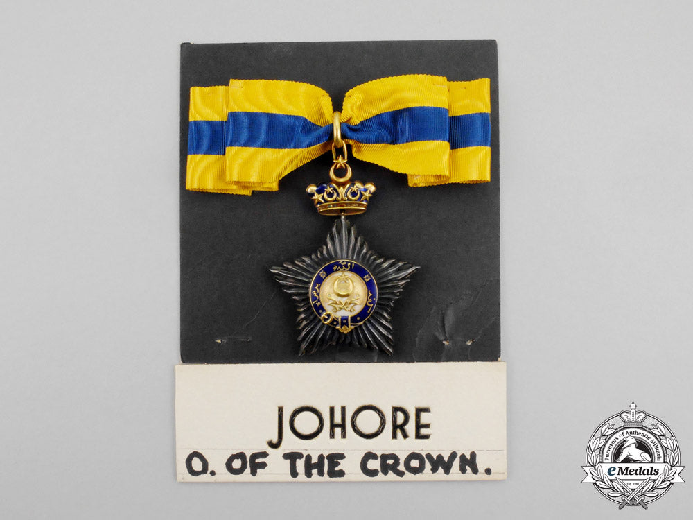 malaysia._a_most_illustrious_order_of_the_crown_of_johor,_knight_commander_badge_p_088_1